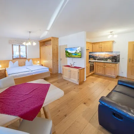 Appartamento Gaestehaus Oberland Wallgau Esterno foto